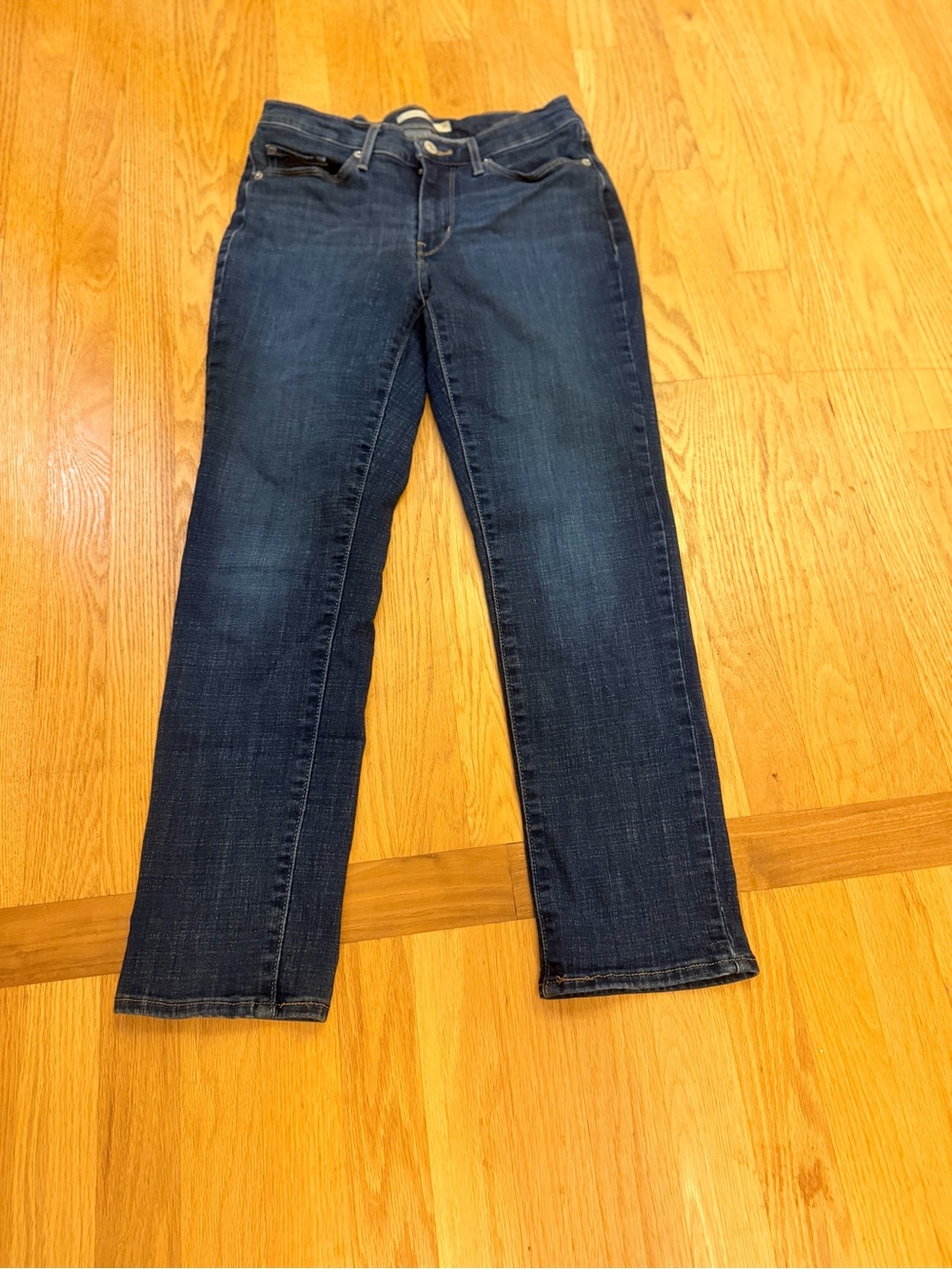 Women's Size 27 "Levi's" Dark Indigo Straight-Leg Jeans GUC